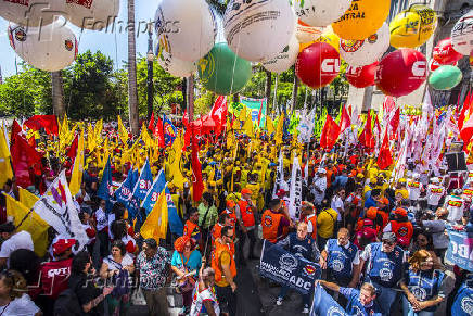 Manifestantes realizam protesto contra a Reforma Trabalhista, em São Paulo