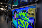 TVs a venda na loja Magazine Luiza, na Marginal Tietê, em São Paulo