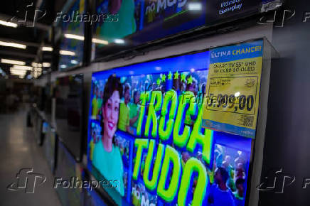 TVs a venda na loja Magazine Luiza, na Marginal Tietê, em São Paulo