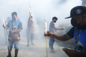 Fieles salvadoreños celebran la centenaria procesión de 
