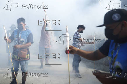 Fieles salvadoreños celebran la centenaria procesión de 