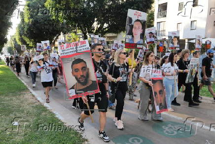 March calling for release of remaining hostages, in Tel Aviv