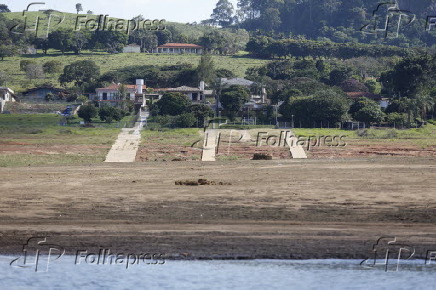 Mansão nas margens da represa Jaguari/Jacarei