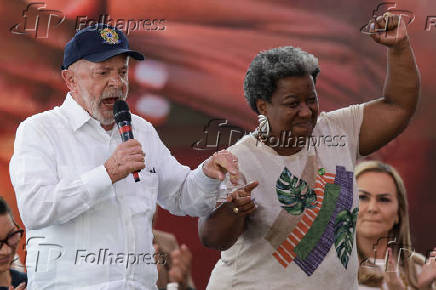 Macaé Evaristo durante evento com Lula em Belford Roxo (RJ)
