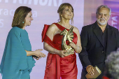 Nastassja Kinski recoge el Premio Saraqusta en el V Saraqusta Film Festival