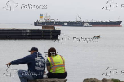 US President Trump's 10 percent tariff cuts about a third of traffic at the Los Angeles Port