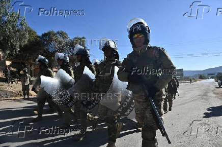 Supporters of former president Evo Morales continue with roadblocks on highway, in Parotani