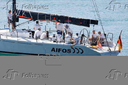 El rey se embarca en el Aifos antes de comenzar una semana de actos en Palma