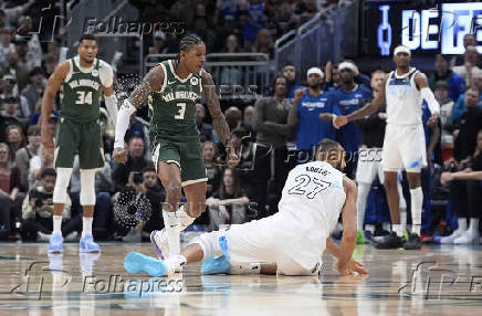 NBA: Minnesota Timberwolves at Milwaukee Bucks