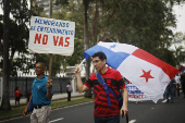 Panameños protestan contra la ley del seguro social y el acuerdo de seguridad con Estados Unidos