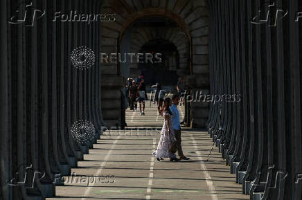 The Pont de Bir-Hakeim bridge in Paris