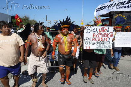 Indígenas protestan contra una subasta petrolera en Brasil por amenazar la Amazonía