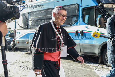 Cardinals arrive in the Vatican for general congregation meetings