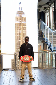 George Kambosos Jr. e Richardson Hitchins visitam o Empire State Building