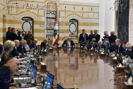 Lebanese government discusses weapon centralization in the army