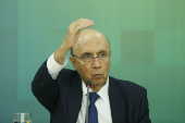 Henrique Meirelles anuncia meta fiscal durante coletiva