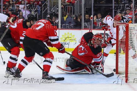 NHL: Stanley Cup Playoffs-Carolina Hurricanes at New Jersey Devils