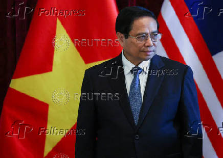 The Prime Minister of Vietnam meets his Malaysian counterpart during his visit to Malaysia