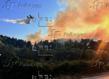 Más de 150 incendios en Grecia, mientras se mantiene el riesgo de nuevos fuegos
