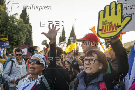 PROTESTAS EXIGIENDO EL FIN DE LA GUERRA
