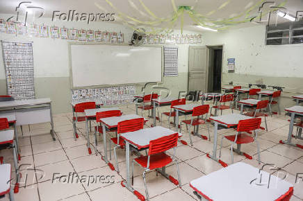 Sala de aula de escola pública no PR