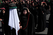 Shi'ite Muslims gather to mark Ashura in Istanbul