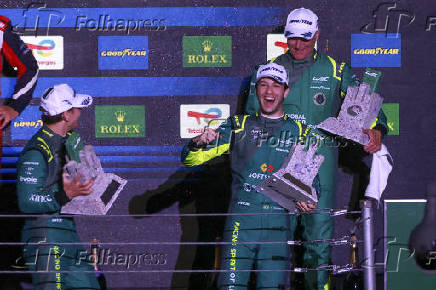 Bandeirada e pódio da categoria lmgt3 durante o fia wec no rolex 6 horas de são paulo
