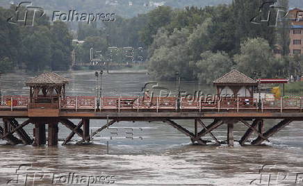 Water level rises in River Jhelum in Srinagar