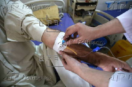 Patients receive treatment on World Diabetes Day in Peshawar