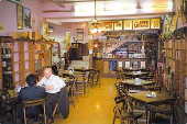 Ambiente da livraria e café 