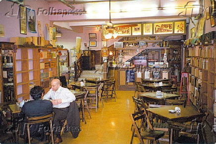 Ambiente da livraria e café