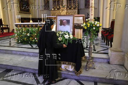 People pray for Pope Francis in Jerusalem