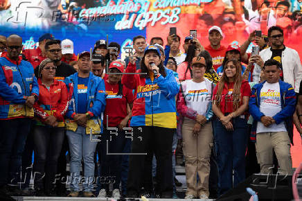 Chavismo y oposición hacen un último llamado a votar en cierre de campaña para municipales