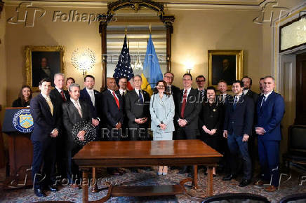 U.S. Treasury Secretary Bessent and Ukrainian First Deputy Prime Minister Svyrydenko sign a deal in Washington
