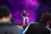 Beach whatherd se apresentam no palco do c6 fest