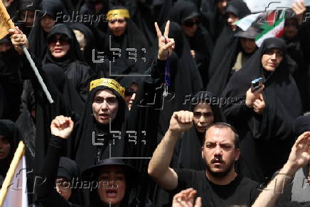 Supporting rally for Iranian supreme leader on Tasua day in Tehran