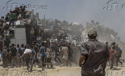 Aid enters Gaza Strip after Israel announces daily pause of hostilities