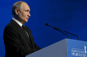 Russian President Putin and Belarusian President Lukashenko visit Volgograd ahead of May 9 Victory Day