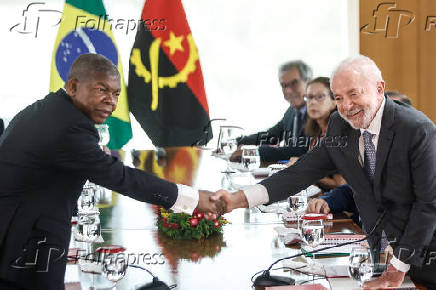 Lula durante encontro com o presidente de Angola, João Lourenço