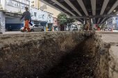 Obras para a construção de floreiras e jardins sob o Minhocão