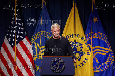 U.S. HHS Secretary Kennedy Jr. and Centers for Medicare and Medicaid Services Administrator Oz attend a press conference, in Washington