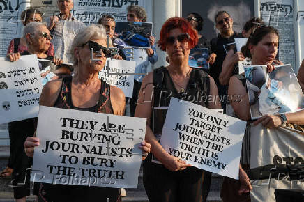 Una treintena de periodistas protestan en Tel Aviv por el asesinato de reporteros gazatíes