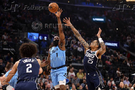 NBA: Dallas Mavericks at Los Angeles Clippers