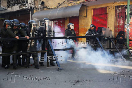 Seguidores de Evo Morales chocan con la Policía en su tercer día de protestas en Bolivia