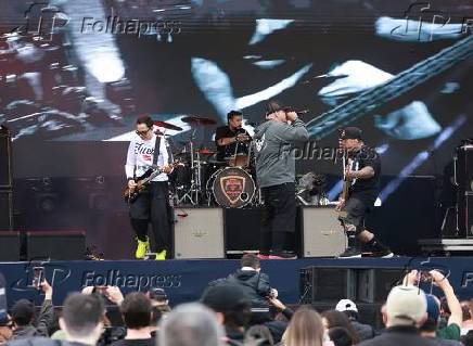 Show da banda raimundos durante o rolex 6 horas de são paulo.