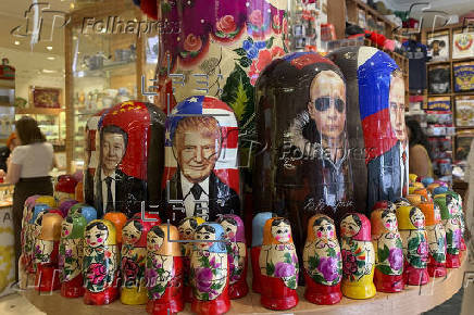 Las figuras de Putin y Trump animan la venta en tiendas de souvenirs rusas antes de cumbre