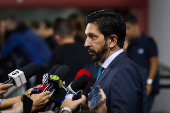 O prefeito de São Paulo, Ricardo Nunes, no velório de Abilio