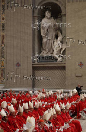 Mass to mourn late Pope Francis held at St. Peter's