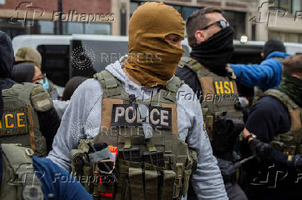 Federal agents make immigration arrests in Chicago