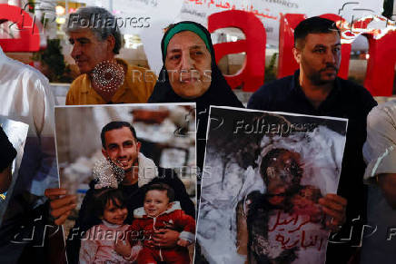 Palestinians protest against the killing of journalists in Gaza